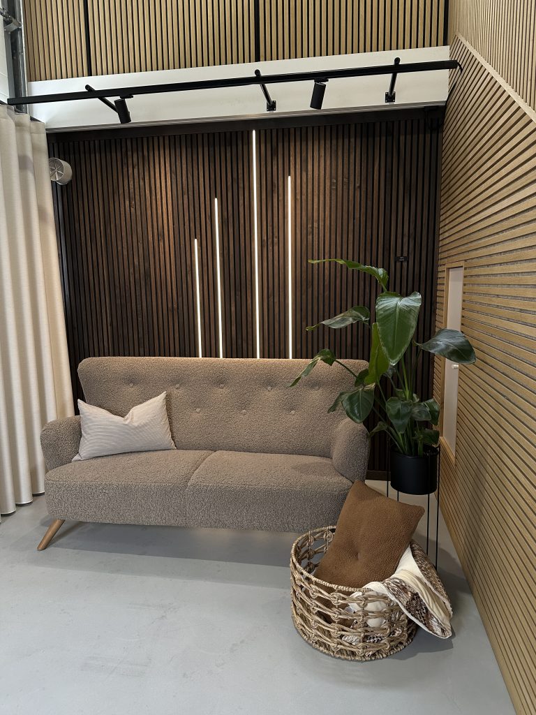 Image 4 of 5 in Lumi LED gallery