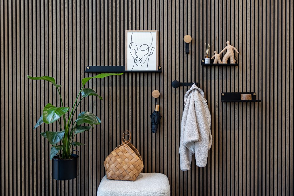 CREATE | hanger for our wood slatwall