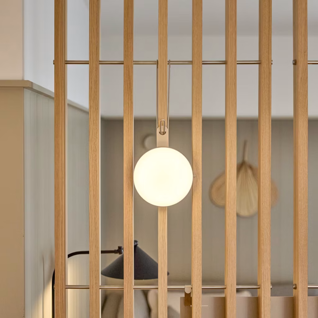 Image 6 of 8 in EMBRACE | Alva Wire Hook gallery